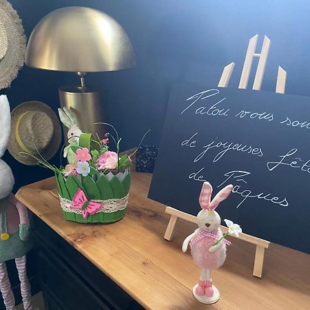 Chez Patou Bed & Breakfast ลาวาล ภายนอก รูปภาพ